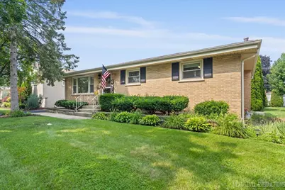 412 Emmerson Avenue, Itasca, IL 60143 - Photo 1