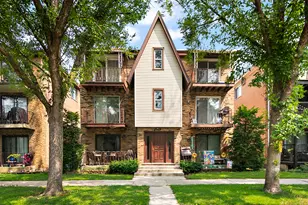 6642 W 64th Pl, Chicago, IL 60638 - Photo 1