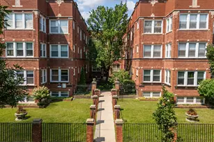 4442 N Beacon St, Chicago, IL 60640 - Photo 1