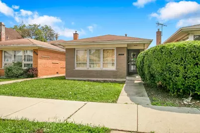 10049 S Indiana Avenue, Chicago, IL 60628 - Photo 1