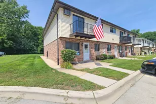 131 Willows Edge Ct, Willow Springs, IL 60480 - Photo 1