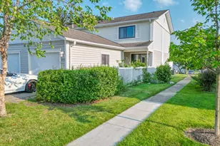 613 Bayview Point, Schaumburg, IL 60194 - Photo 1