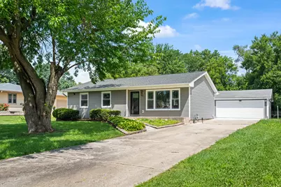 30 W Turner Avenue, Roselle, IL 60172 - Photo 1