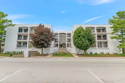 500 Lake View Avenue #2A, Highwood, IL 60040 - Photo 1