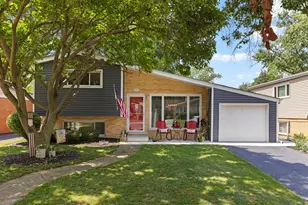 332 N Stewart Ave, Lombard, IL 60148 - Photo 1