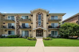 8830 Mobile Ave, Oak Lawn, IL 60453 - Photo 1