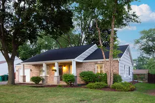 299 Terrace Pl, Buffalo Grove, IL 60089 - Photo 1