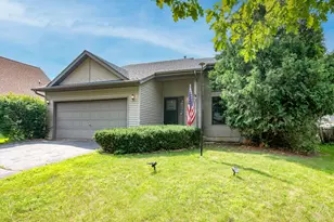 729 Cottonwood Cir, Genoa, IL 60135 - Photo 1