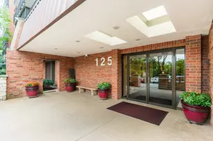 125 Acacia Cir, Indian Head Park, IL 60525 - Photo 1