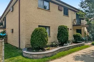 812 Thomas Ave, Forest Park, IL 60130 - Photo 1