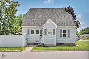 220 Franklin St, Bradley, IL 60915 - Photo 1