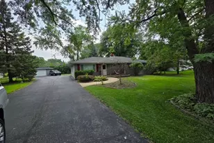 2810 Wilshire Blvd, Joliet, IL 60435 - Photo 1