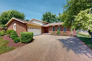 1608 E Crabtree Dr, Arlington Heights, IL 60004 - Photo 1