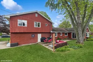 1511 Lakeland Ave, McHenry, IL 60050 - Photo 1