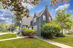 1019 N 3rd Ave, Maywood, IL 60153 - Photo 1