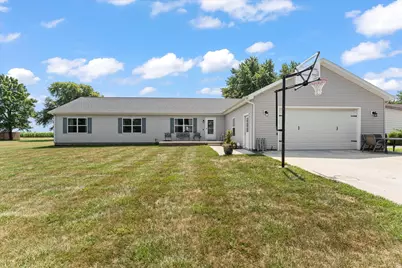 308 E Newton Street, Mansfield, IL 61854 - Photo 1