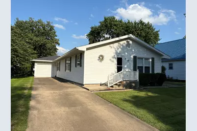 510 N Maple Avenue, Minier, IL 61759 - Photo 1