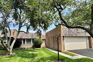 1928 Somerset Ln, Northbrook, IL 60062 - Photo 1