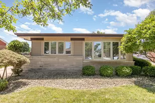 62 E Arquilla Dr, Chicago Heights, IL 60411 - Photo 1