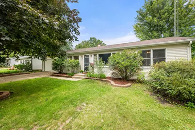 419 E Lincoln Street, Sycamore, IL 60178 - Photo 1