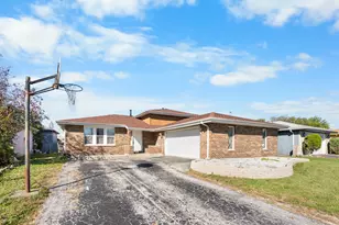 20124 Redwood Ave, Lynwood, IL 60411 - Photo 1