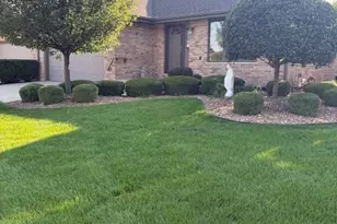 40 Fairfield Dr, New Lenox, IL 60451 - Photo 1