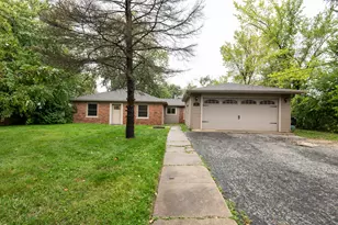 9518 S 89th Ave, Palos Hills, IL 60465 - Photo 1