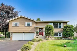 935 Regent St, New Lenox, IL 60451 - Photo 1