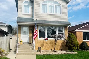 10639 S Whipple St, Chicago, IL 60655 - Photo 1