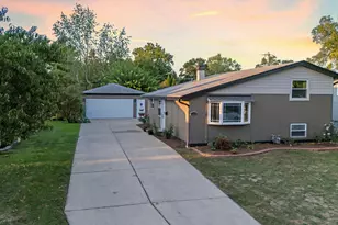 1514 Amarillo Dr, Carpentersville, IL 60110 - Photo 1