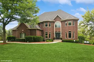 32 Squire Rd, Hawthorn Woods, IL 60047 - Photo 1