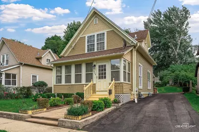 424 Rosewood Avenue, Aurora, IL 60505 - Photo 1