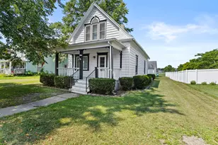 307 N Meadow St, Grant Park, IL 60940 - Photo 1
