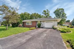 335 N Washington St, Coal City, IL 60416 - Photo 1