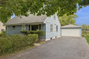 33541 N Greentree Rd, Grayslake, IL 60030 - Photo 1