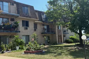 266 Shorewood Dr, Glendale Heights, IL 60139 - Photo 1