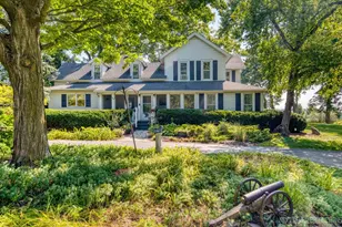 39W856 McDonald Rd, Campton Hills, IL 60124 - Photo 1