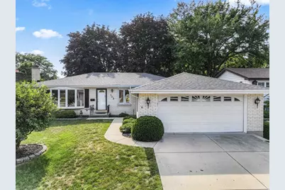 302 N Marcella Road, Mount Prospect, IL 60056 - Photo 1