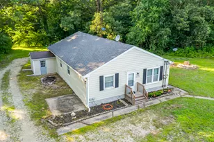 2563 N 3653rd Rd, Sheridan, IL 60551 - Photo 1