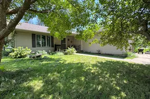 220 S Hossack St, Seneca, IL 61360 - Photo 1