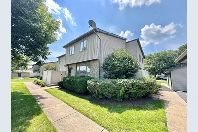 762 Lake Road, New Lenox, IL 60451 - Photo 1