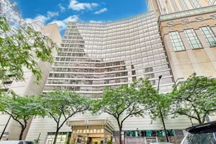 110 E Delaware Pl, Chicago, IL 60611 - Photo 1