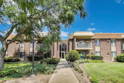 1501 E Churchill Drive #204, Palatine, IL 60074 - Photo 1