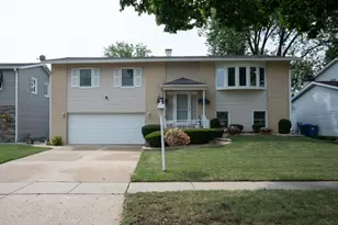 1408 S Hickory Dr, Mount Prospect, IL 60056 - Photo 1
