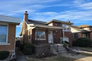 8928 S Bennett Ave, Chicago, IL 60617 - Photo 1