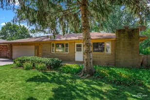 316 Snow St, Sugar Grove, IL 60554 - Photo 1