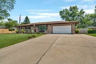 310 Lee St, Manhattan, IL 60442 - Photo 1