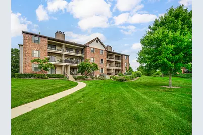 611 Hapsfield Lane #202, Buffalo Grove, IL 60089 - Photo 1