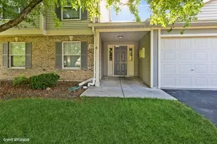 305 Buckingham Cir, Elgin, IL 60120 - Photo 1