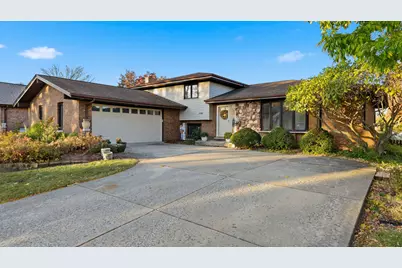 7104 Kidwell Road, Downers Grove, IL 60516 - Photo 1